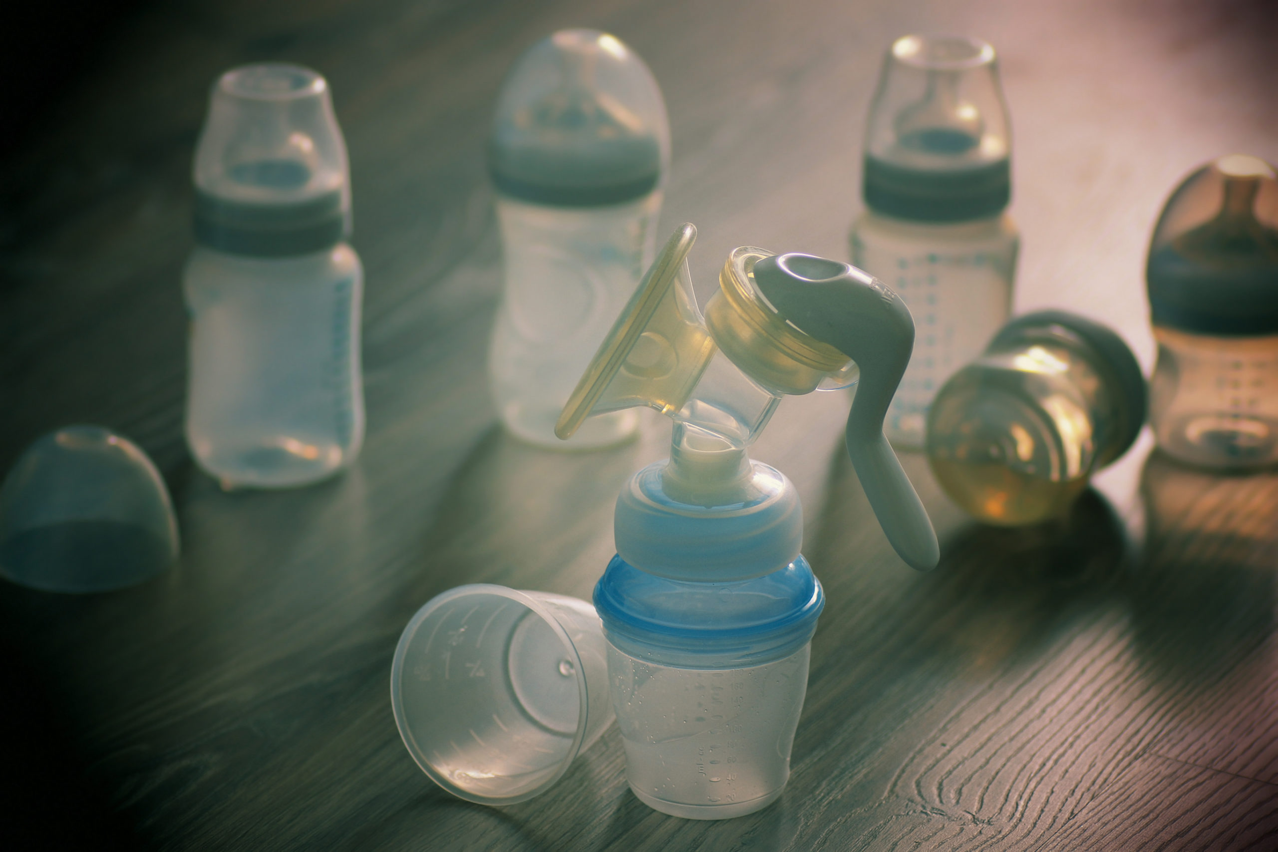 Can i store breastmilk in a cheap plastic water bottle